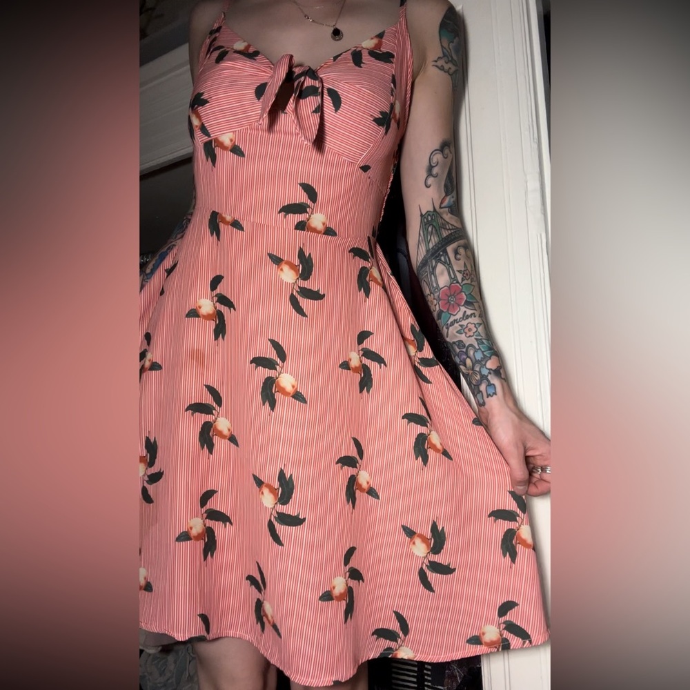 Vintage- style peach dress
